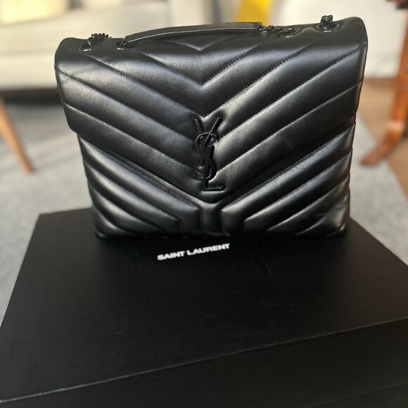 Saint Laurent Matelassé Leather Shoulder Bag (Black, Large) - Authentic - Picture 6 of 11